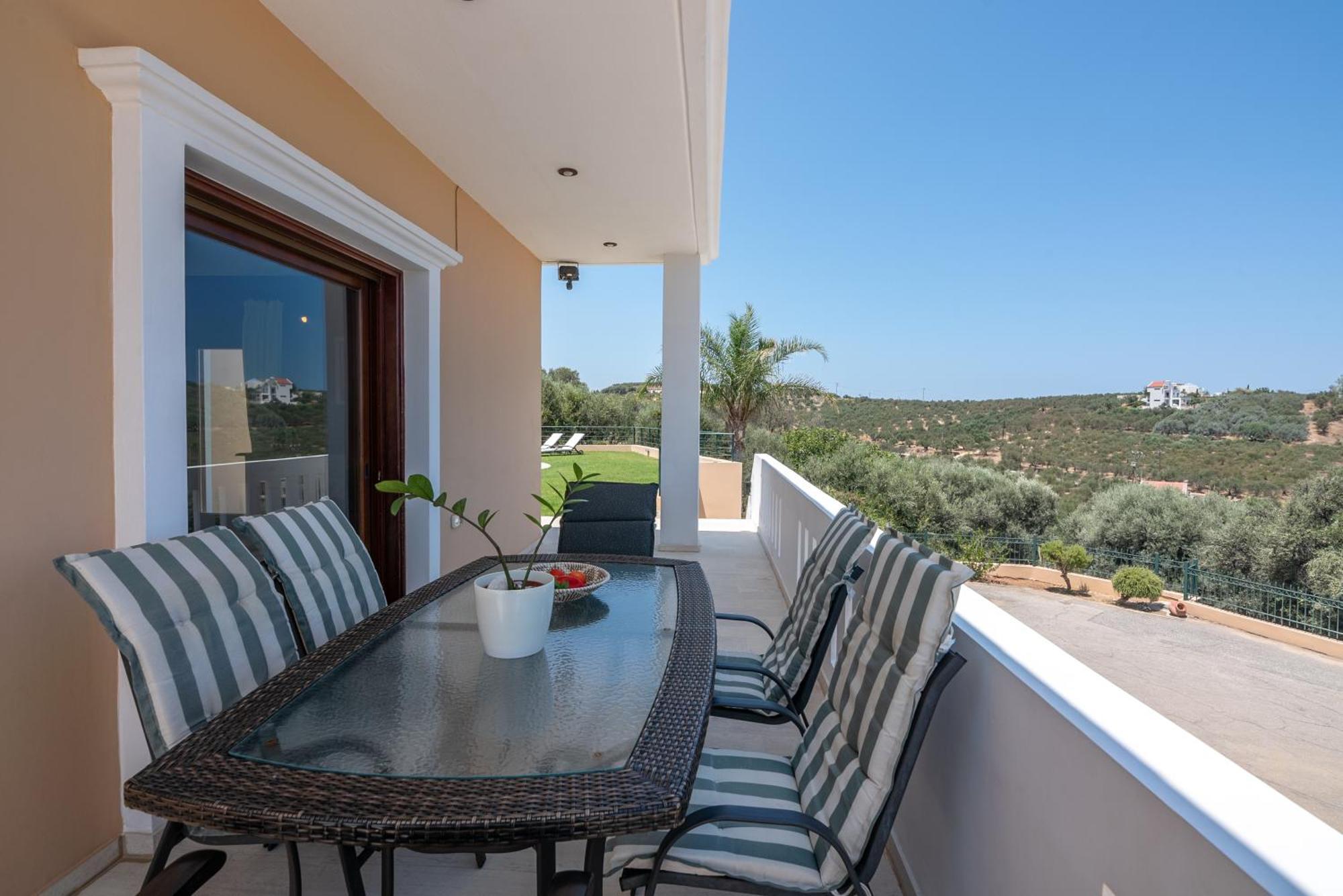 Nikola'S Villa Stalos Chania Екстериор снимка