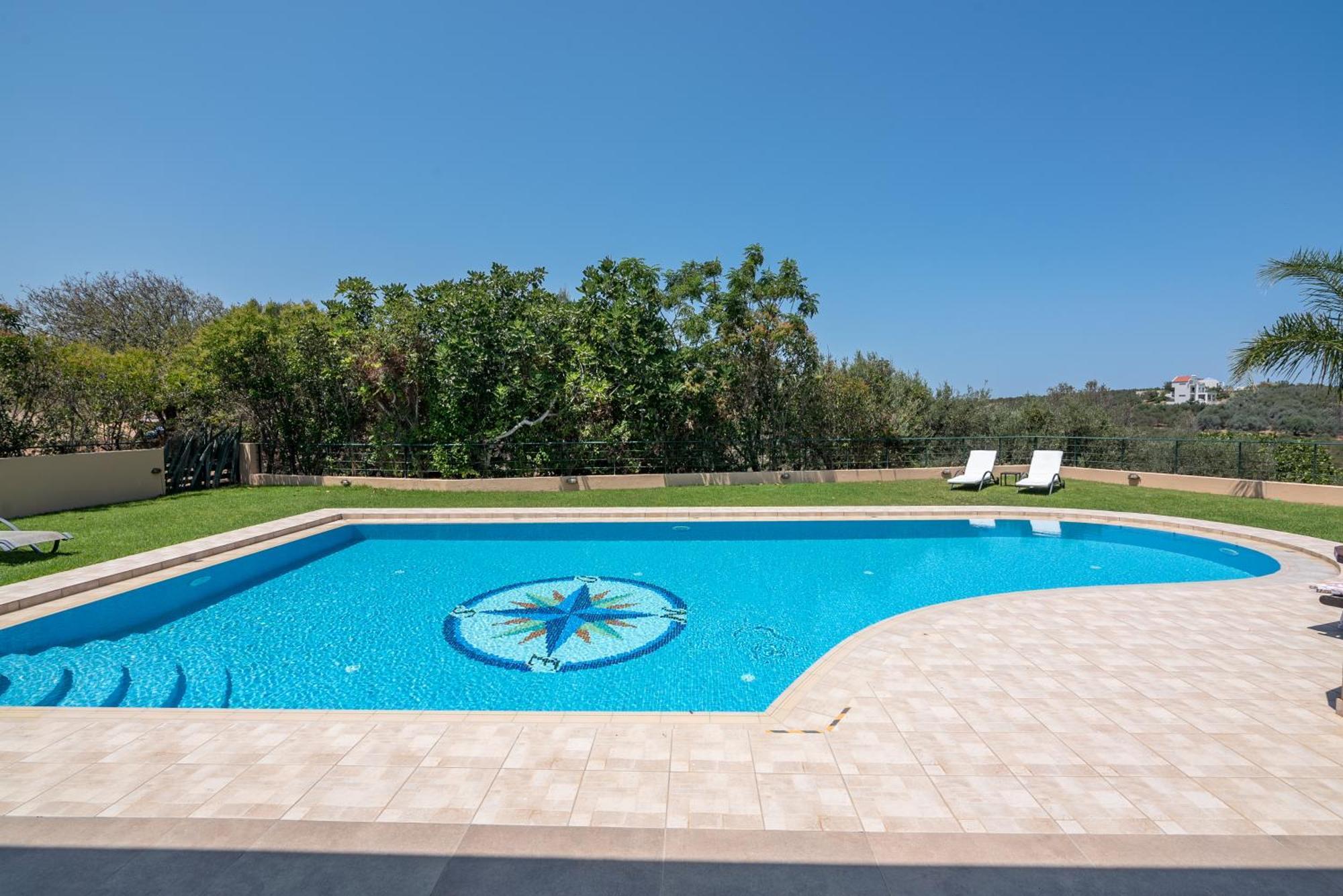 Nikola'S Villa Stalos Chania Екстериор снимка